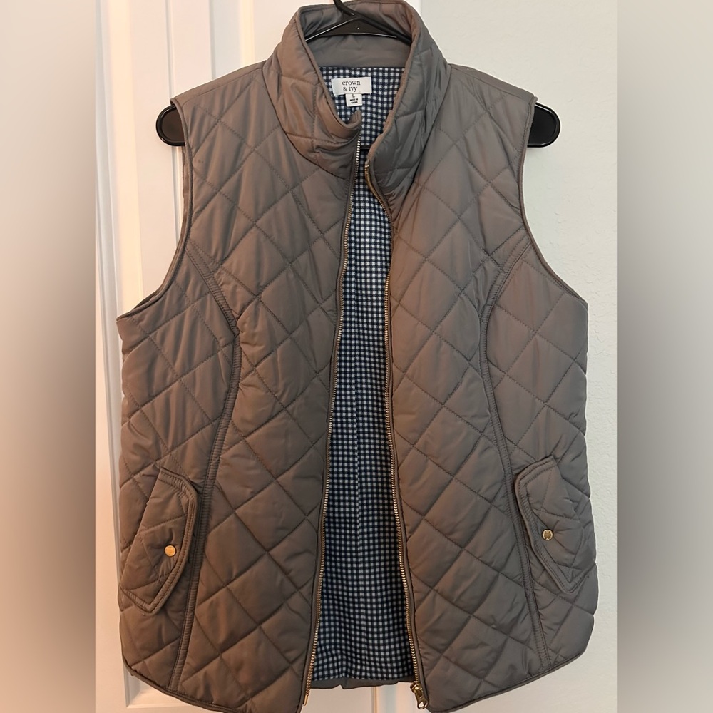Crown&Ivy Gray Quilted Vest with Gingham Lining